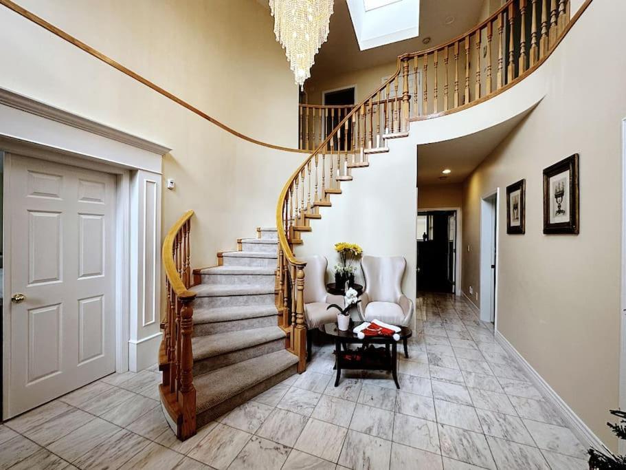 Super Cosy 8Bed & 6Bath In Vancouver Heart Near To Airport And Downtown Kültér fotó